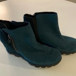 Sorel suede boots